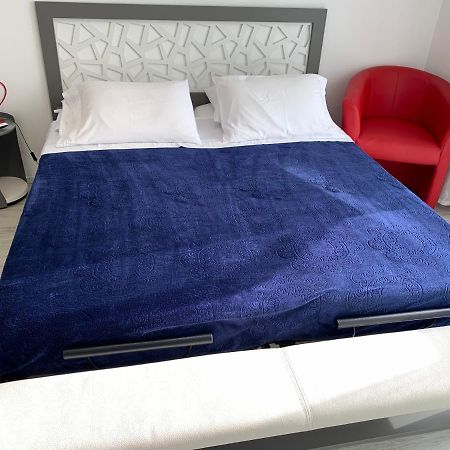 B&B Kelly Plus Lausanne Exterior foto